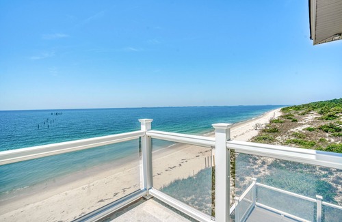Picketts Harbor Villa | Exclusive Beachfront Villa with Private Hot Tub & Ocean View