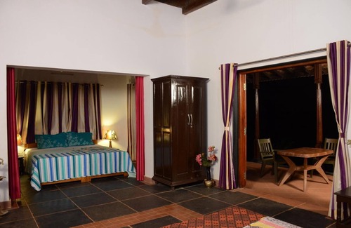 Ganpatipule Hotel | Seaside Villas with Family-Friendly Amenities Await You