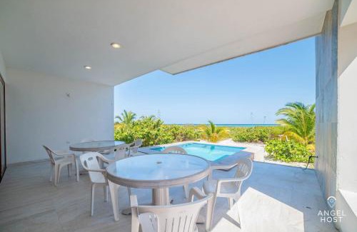 Progreso Municipality House | Tranquil Beachfront Villas with Private Pool by the Sea