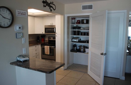 Siesta Key Condo | Beachfront Paradise with Breathtaking Gulf Views & Pool