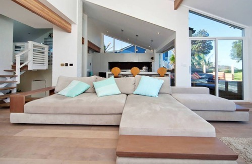 Warriewood House | Beachfront Retreat with Ocean Views and Family Amenities