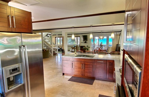 Waimanalo House | Beachfront Aloha Beach Vacations: 10/10 Guest Rated Retreat
