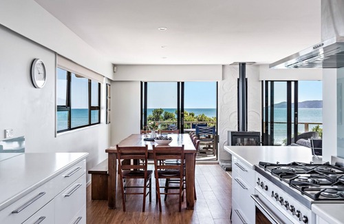 Raumati South House | Beachfront Escape with Space for the Whole Family!