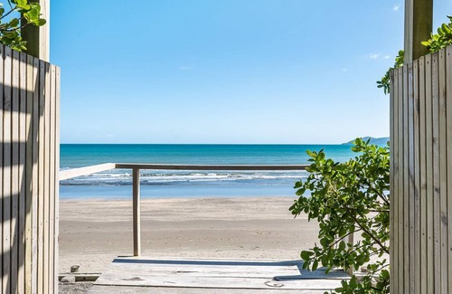 Raumati South House | Beachfront Escape with Space for the Whole Family!