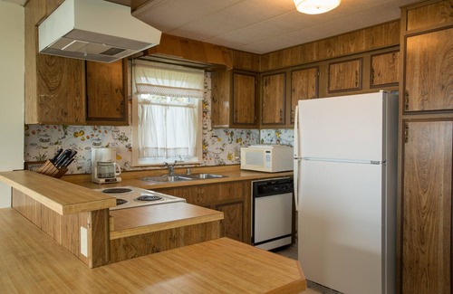 Lopez Island Cabin | Beachfront Haven on Lopez Island with Ocean Views & Breakfast