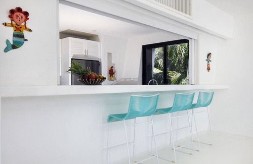 Soliman Bay Villa | Beachfront Paradise: Infinity Pool & Rooftop Jacuzzi Awaits