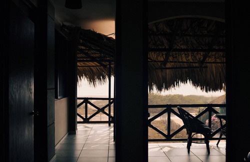 Los Tamarindos House | BeachfrontGuestHouse (5 Studios)
