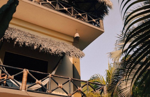 Los Tamarindos House | BeachfrontGuestHouse (5 Studios)
