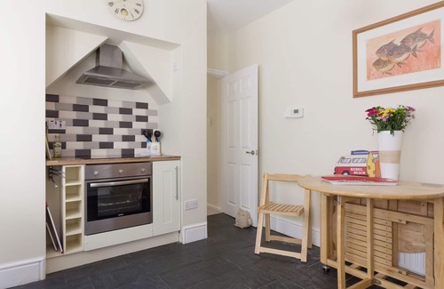 Rhosneigr Apartment | Relaxing Beach Getaway: Pet Friendly with Hot Tub in Rhosneigr
