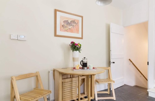 Rhosneigr Apartment | Relaxing Beach Getaway: Pet Friendly with Hot Tub in Rhosneigr