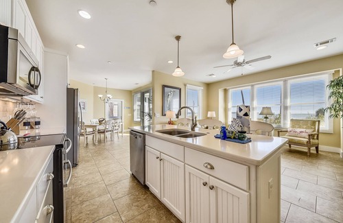 Melrose on the Beach House | Oceanfront Retreat for 20 with Free Bikes & Pool Access