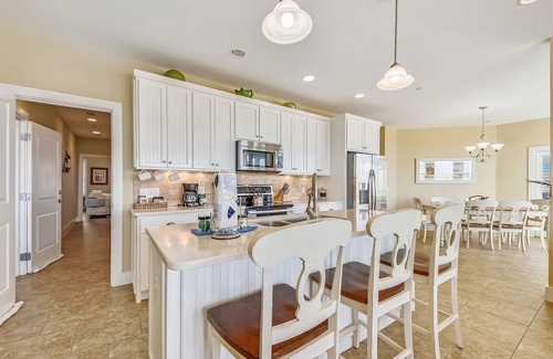 Melrose on the Beach House | Oceanfront Retreat for 20 with Free Bikes & Pool Access