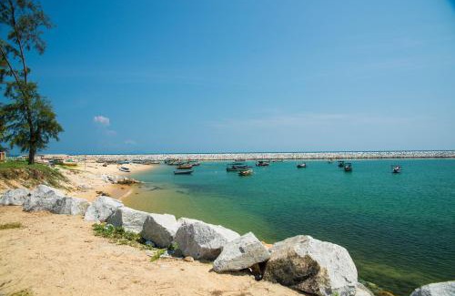 Kuala Terengganu House | Beachland Guesthouse: Ocean View & Family-Friendly Retreat