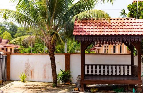 Kuala Terengganu House | Beachland Guesthouse: Ocean View & Family-Friendly Retreat