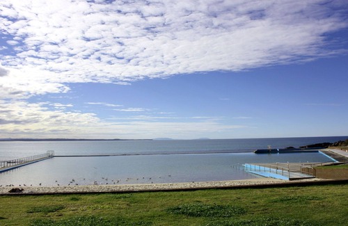 Forster Apartment | Beachpoint 403: Ocean View with Pool & Family Amenities