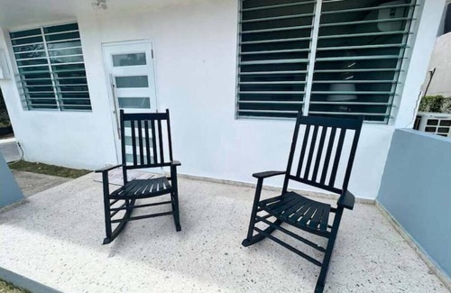 Puerto Nuevo Apartment | Beachside Retreat Steps from the Shore with Spa & Breakfast