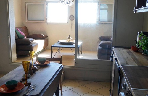 Cerbere Apartment | Beachfront 1-Bed Apartment with Ocean View & Pet Friendly