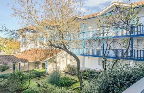 Behobie Apartment | Cozy Oceanfront Apartment Urrugne for 4 with Pool