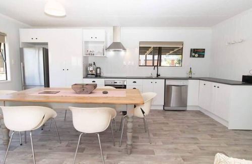 Oakura House | Unique Aqua Vista on Arden: Oceanfront Getaway Awaits