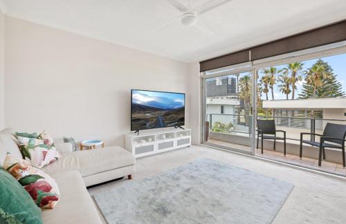 Freshwater Apartment | Beachside Escape: Family and Pet Friendly Retreat