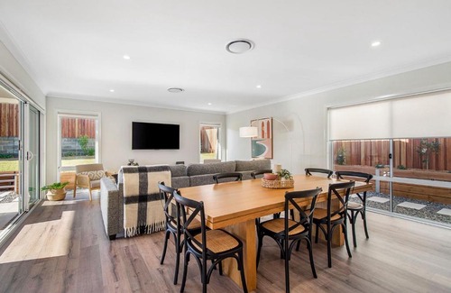 Lake Cathie House | Beachside Bliss: Family-Friendly Getaway by the Sea