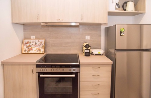 Glyfada Apartment | Beachside 1-Bedroom Apartment with Top Guest Ratings