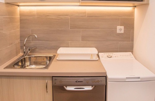Glyfada Apartment | Beachside 1-Bedroom Apartment with Top Guest Ratings