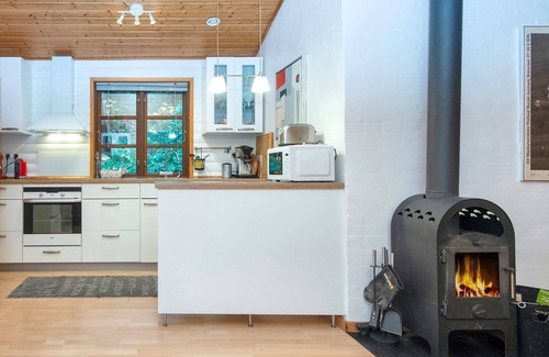 Femmøller House | Cozy Holiday Home for 5 in Ebeltoft with Great Amenities