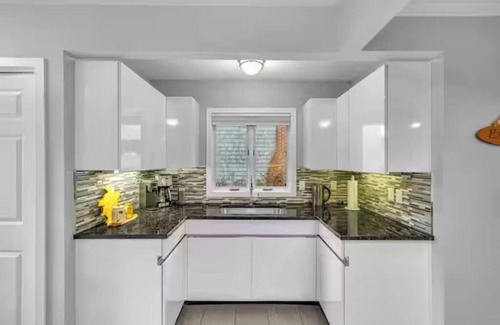 Westbrook House | Beachside Bliss w/Game Room, Gym & Golf Green