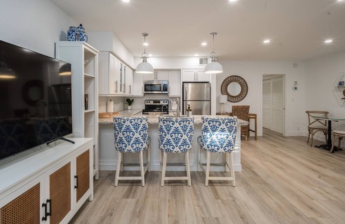 Delray Beach Condo | Beachside Retreat with Ocean Views and Pool Access