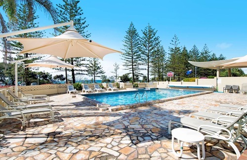 Burleigh Heads Apartment | Beachside Getaway: Exceptional Oceanfront Comfort Awaits