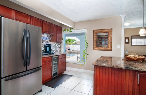 Indian Harbour Beach House | Beachside Grotto: Family-Friendly Oasis with Private Pool