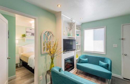 Seaside Hotel | Bright Beachside Inn: Family-Friendly Getaway Awaits!