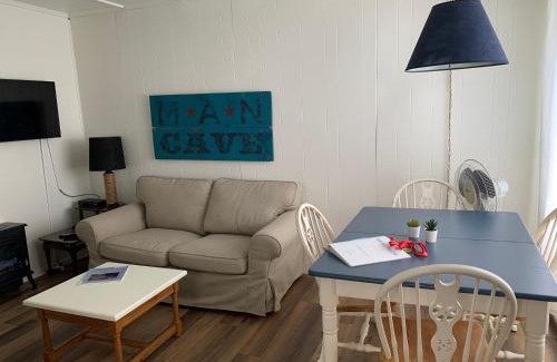 Muskoka Lakes Resort | Discover Beachside on Lake Muskoka with Private Beach Access