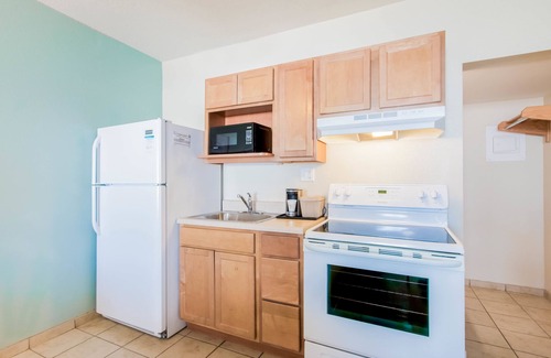 Fort Bay Hotel | Relaxing Beachside Resort with Oceanfront Views in Panama City