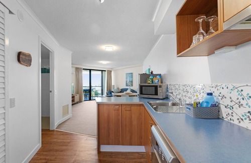 Urangan Apartment | Beachside Retreat in Urangan Mantra Resort