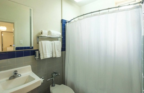 Miramar Villa | Beachside Stay A C Stream TV Spot Included