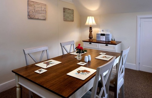 Minehead Apartment | Cozy Beachside Suites with Breakfast & Child-Friendly Fun