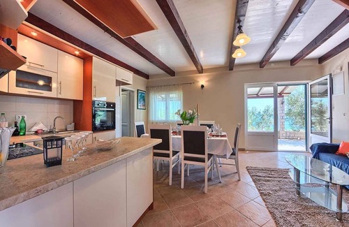 Okrug Villa | Beachside Villa Serenity with pool for 8 persons EOS-CROATIA