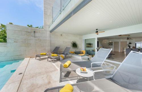 Moo 5 Villa | Beachside Villa at Sunset Cove Bay with Ocean and Mountain Views