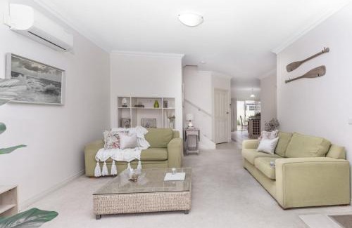 Warrnambool House | Beachside Warrnambool CBD
