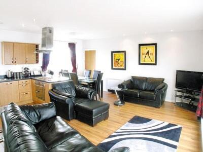 Llanelli House | Beachview: 5-Star Child-Friendly Retreat with Top Reviews