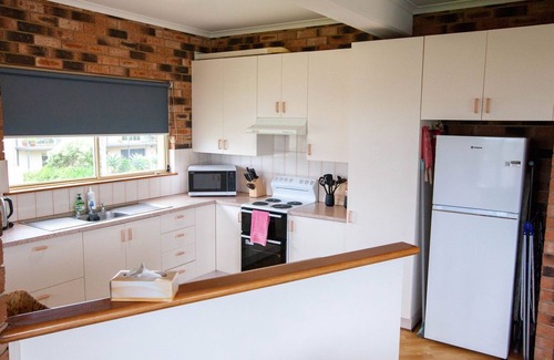 Bermagui Apartment | Beachview Unit2: Family-Friendly Retreat in Bermagui
