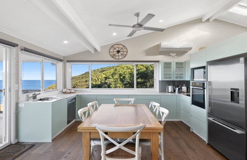 Killcare House | Stunning Beachviews at Killcare with Oceanfront Amenities