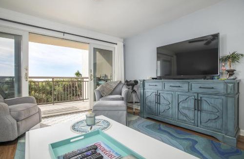 Pine Knoll Shores Apartment | Oceanfront Beachwalk 205: Ideal Family Getaway Spot