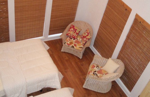 North Beach House | Beachwalk House Sleeps up to 10, just steps from Corpus Christi Beachwalk.