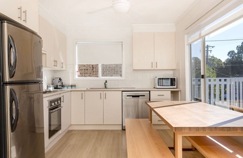 Berrara House | Beachway: Pet Friendly Retreat by the Ocean - 10/10 Rated