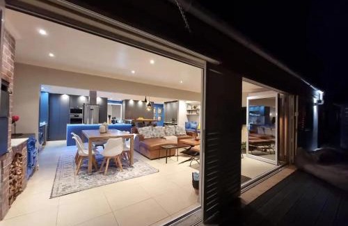 Fleur Park Apartment | Beachwood Cottage: Family-Friendly Retreat with Great Amenities