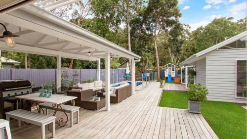 Pearl Beach House | Beachworth: Wifi & Pet Friendly Retreat by the Pool