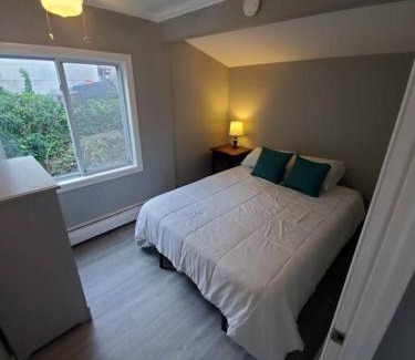 West Haven Villa | Beachy Bay Breeze Bungalow: Pet-Friendly with Ocean Views